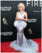 Imagem recente de sabrinacarpenter