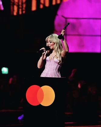 Imagem recente de sabrinacarpenter