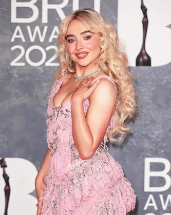 Imagem recente de sabrinacarpenter