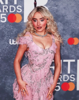 Imagem recente de sabrinacarpenter