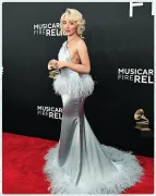 Imagem recente de sabrinacarpenter