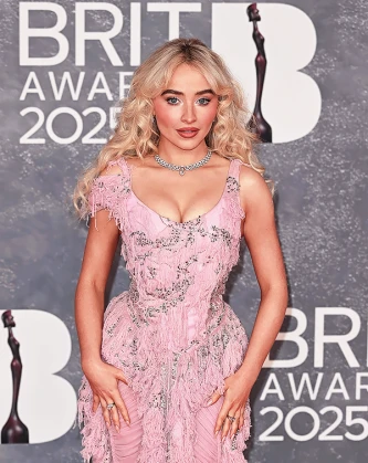 Imagem recente de sabrinacarpenter