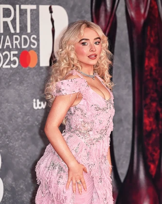 Imagem recente de sabrinacarpenter