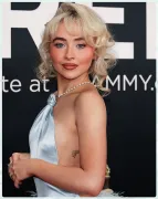 Imagem recente de sabrinacarpenter