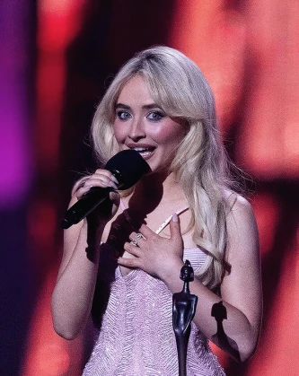 Imagem recente de sabrinacarpenter