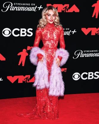 Imagem recente de sabrinacarpenter