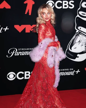 Imagem recente de sabrinacarpenter