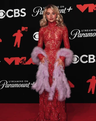 Imagem recente de sabrinacarpenter