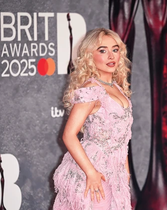 Imagem recente de sabrinacarpenter