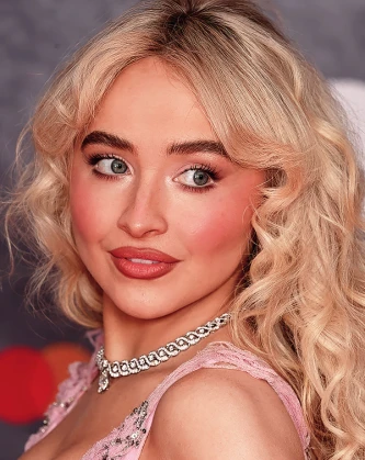 Imagem recente de sabrinacarpenter