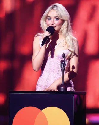 Imagem recente de sabrinacarpenter