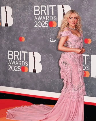 Imagem recente de sabrinacarpenter