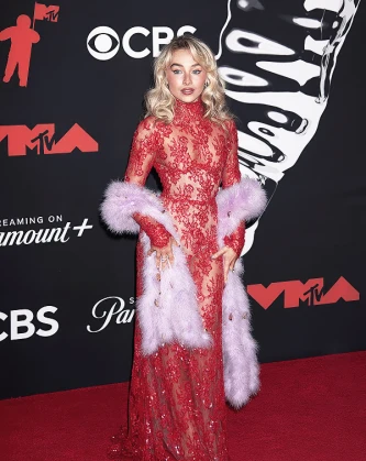 Imagem recente de sabrinacarpenter