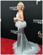 Imagem recente de sabrinacarpenter