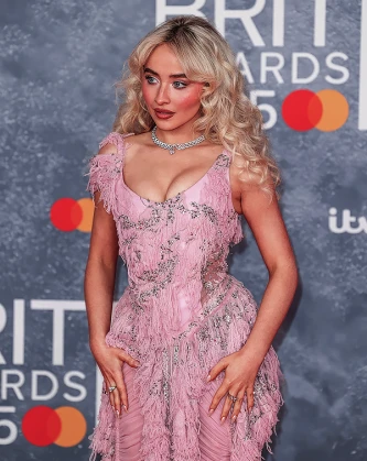 Imagem recente de sabrinacarpenter