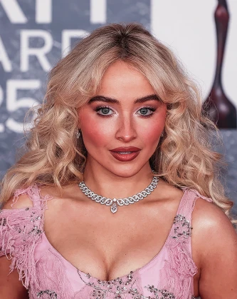 Imagem recente de sabrinacarpenter