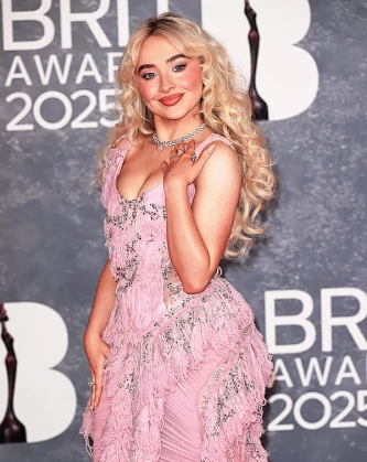 Imagem recente de sabrinacarpenter