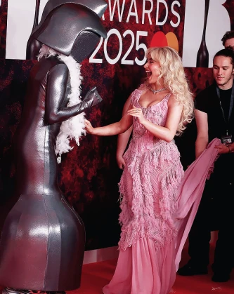 Imagem recente de sabrinacarpenter