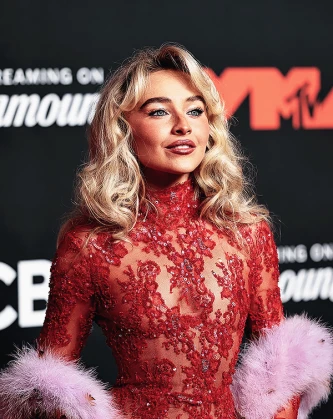 Imagem recente de sabrinacarpenter