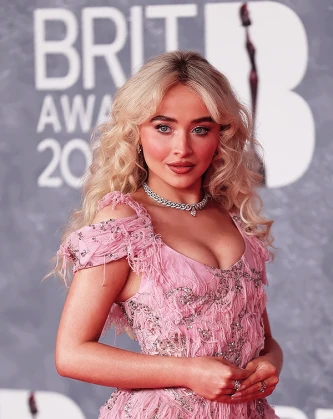 Imagem recente de sabrinacarpenter