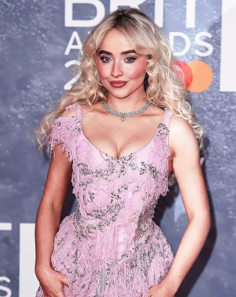 Imagem recente de sabrinacarpenter