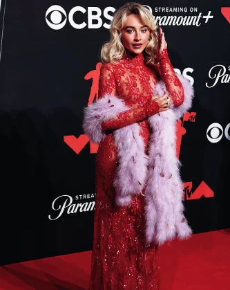 Imagem recente de sabrinacarpenter