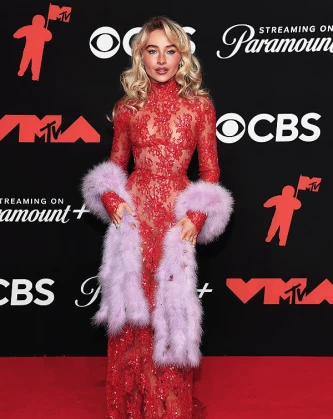 Imagem recente de sabrinacarpenter