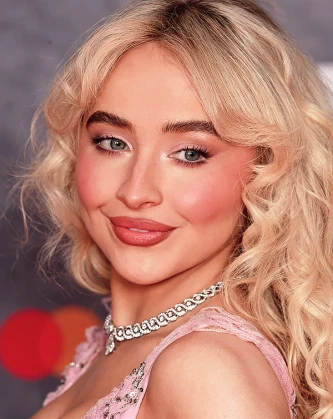 Imagem recente de sabrinacarpenter