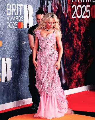 Imagem recente de sabrinacarpenter