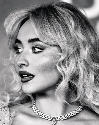 Imagem recente de sabrinacarpenter