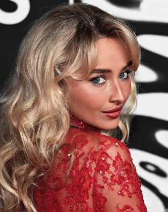 Imagem recente de sabrinacarpenter