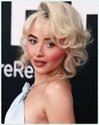 Imagem recente de sabrinacarpenter