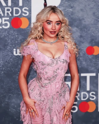 Imagem recente de sabrinacarpenter