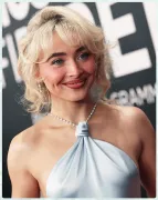 Imagem recente de sabrinacarpenter