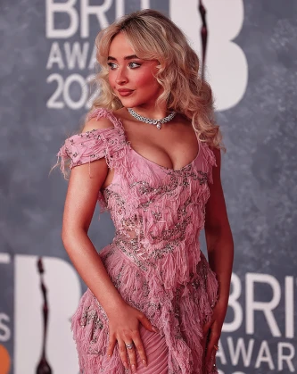 Imagem recente de sabrinacarpenter