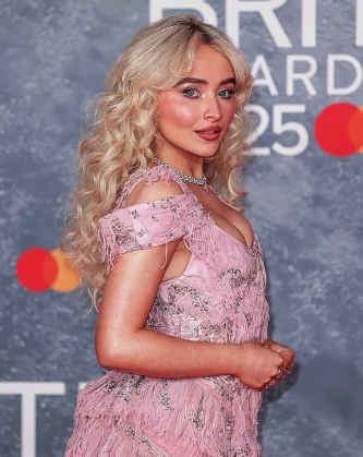 Imagem recente de sabrinacarpenter