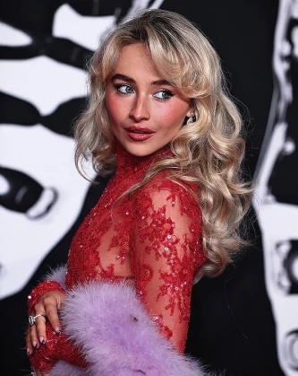 Imagem recente de sabrinacarpenter