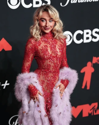 Imagem recente de sabrinacarpenter