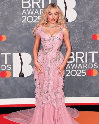 Imagem recente de sabrinacarpenter