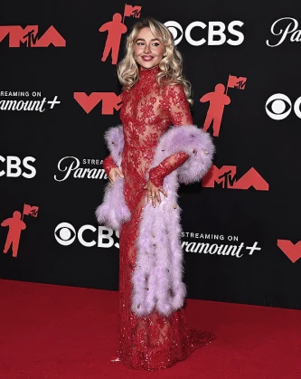 Imagem recente de sabrinacarpenter