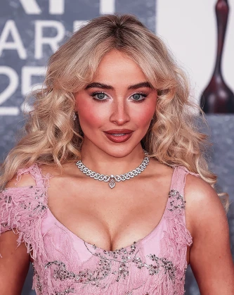 Imagem recente de sabrinacarpenter