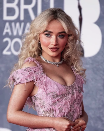 Imagem recente de sabrinacarpenter