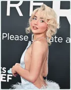 Imagem recente de sabrinacarpenter