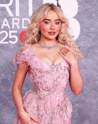 Imagem recente de sabrinacarpenter