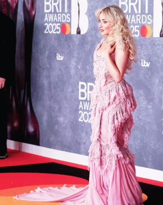 Imagem recente de sabrinacarpenter