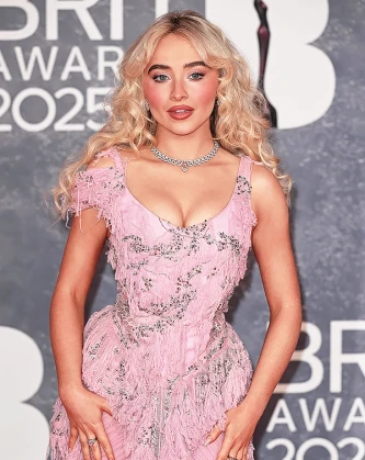 Imagem recente de sabrinacarpenter