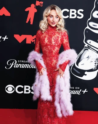 Imagem recente de sabrinacarpenter