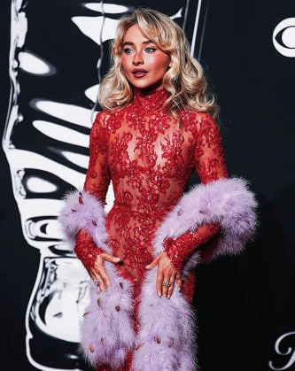 Imagem recente de sabrinacarpenter