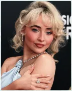 Imagem recente de sabrinacarpenter