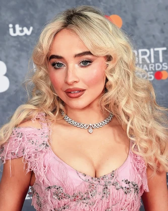 Imagem recente de sabrinacarpenter